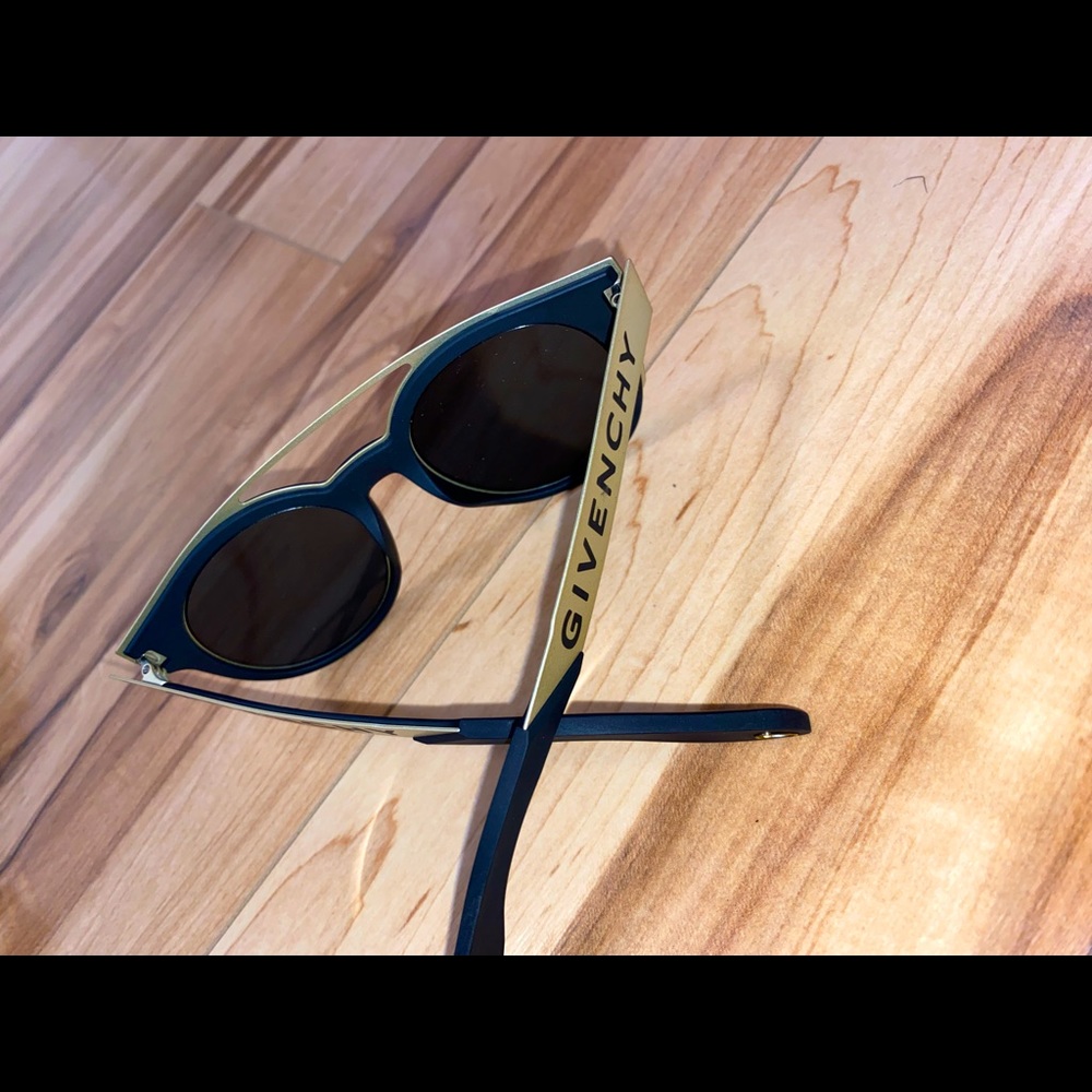 Givenchy  GV 7017/N/S Shades